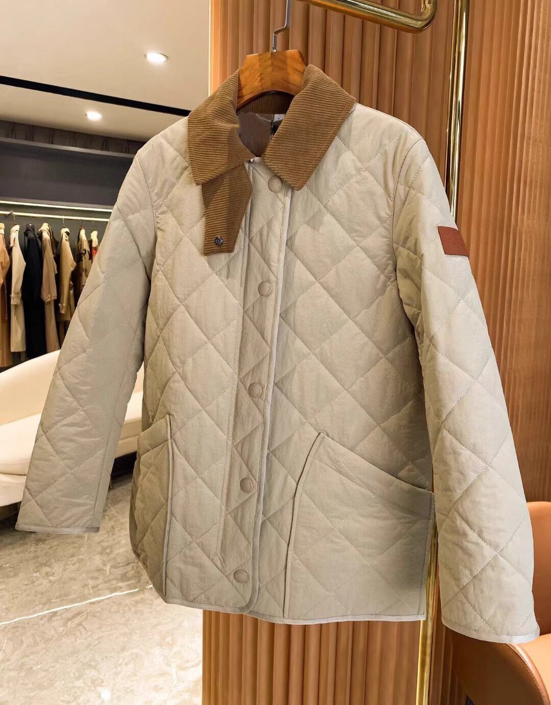 Corduroy collar Diamond Quilted Thermo Regulated Barn Jacket