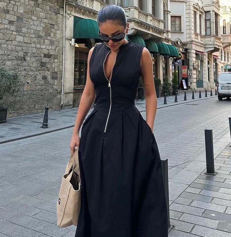 Modest Slimming Sleeveless Long dress With Zip At Front