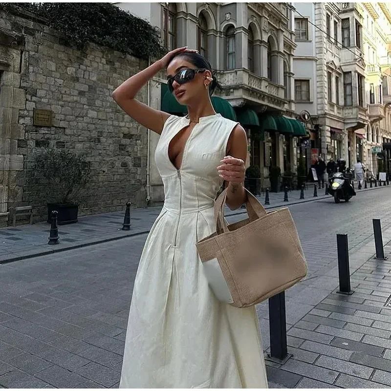 Modest Slimming Sleeveless Long dress With Zip At Front