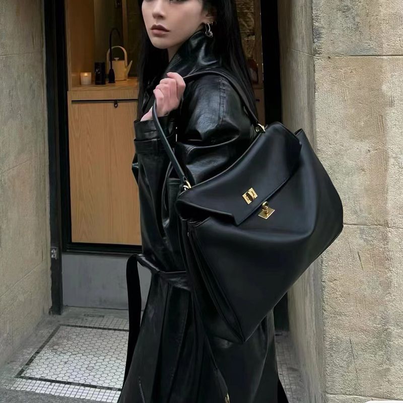 Reo Black Smooth Calfskin Women's Large Handbag