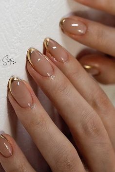 Gold Edge Almond French Tip