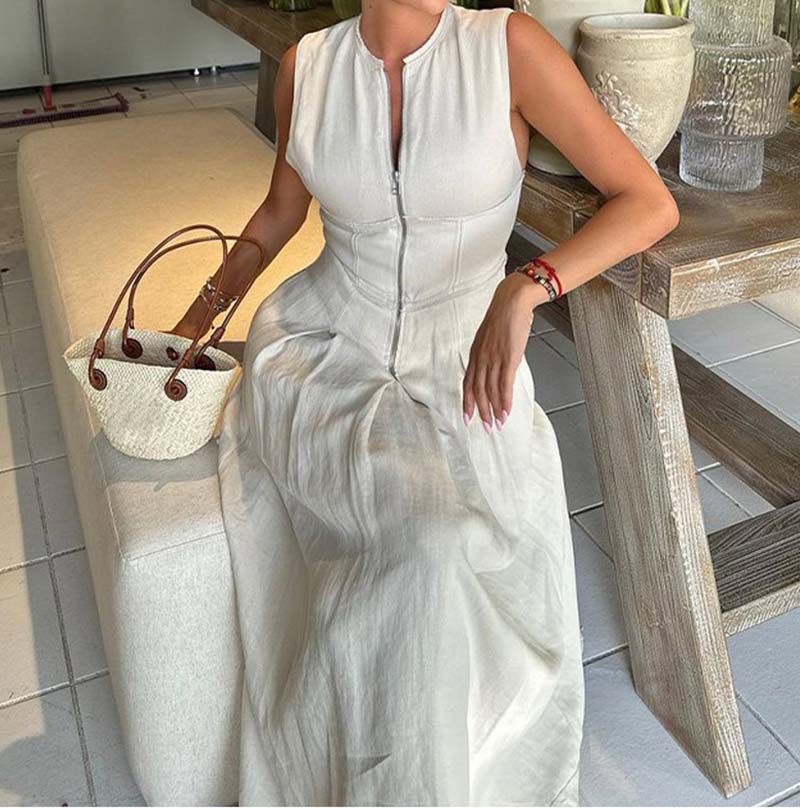 Modest Slimming Sleeveless Long dress With Zip At Front