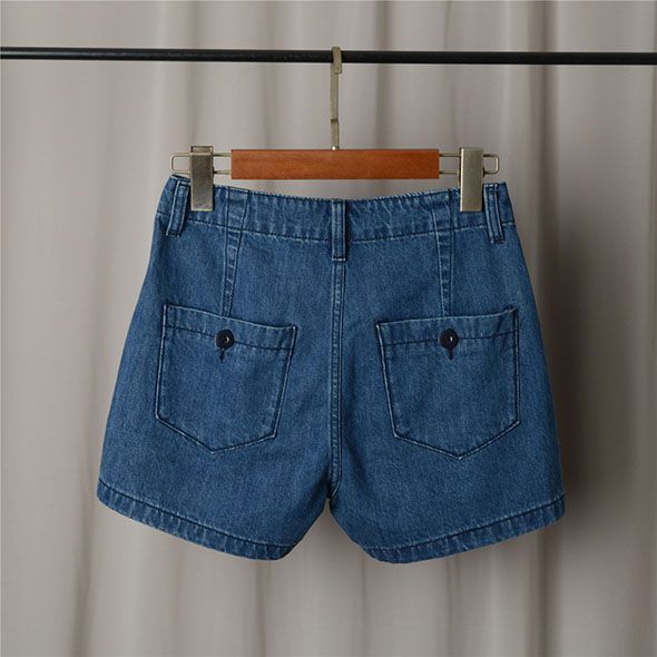Cute Daisy Flowers Embroidered Loose Cuffed Denim Shorts
