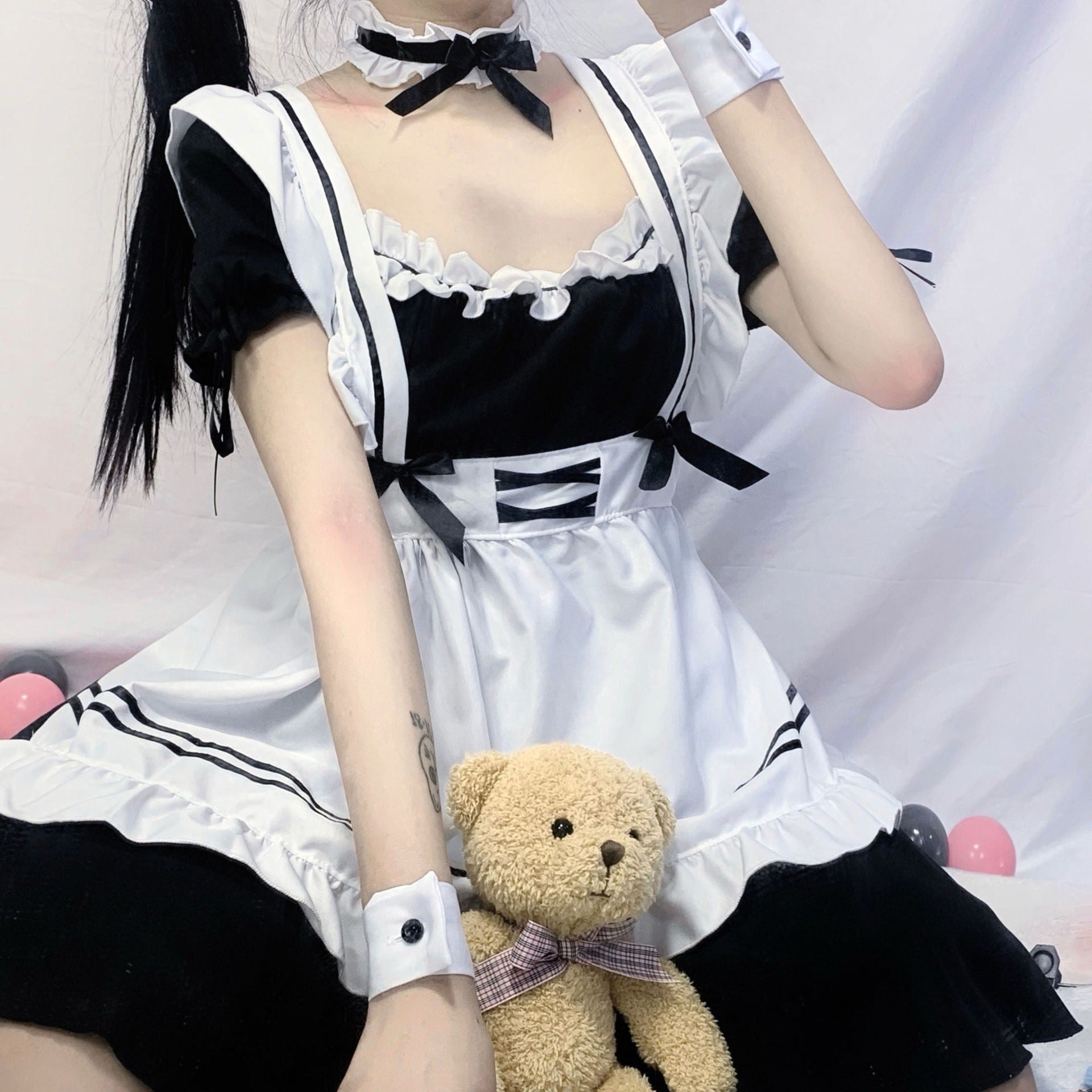 Cheap Frilly Lockable Maid Anime Cosplay Dress Costume