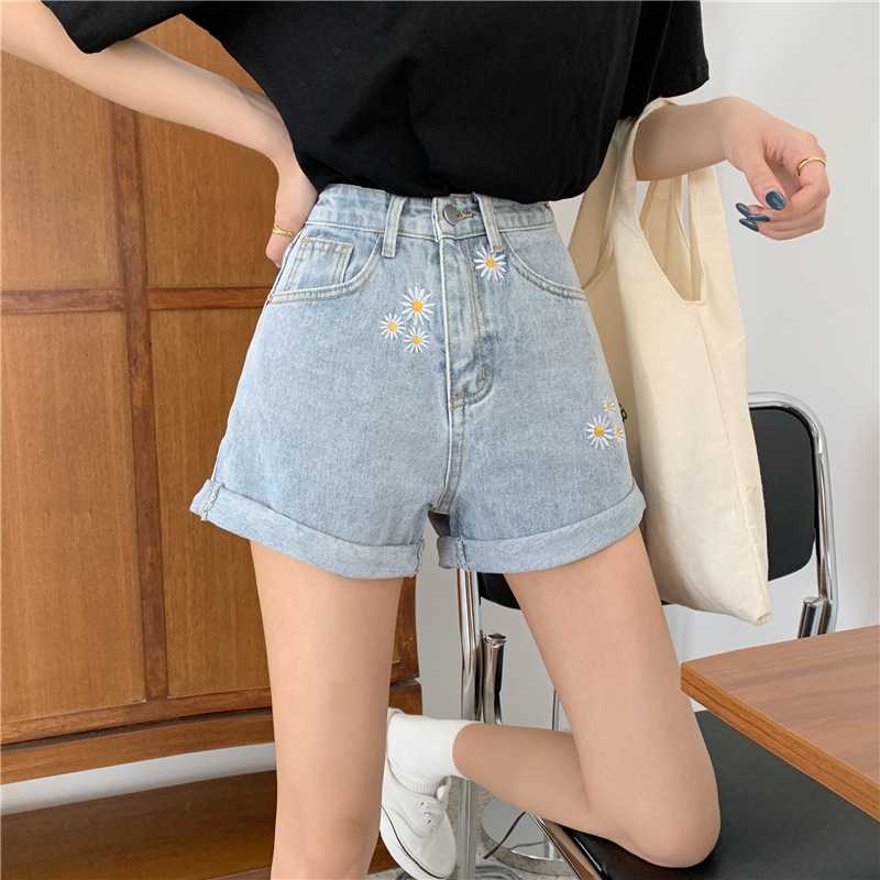 Cute Daisy Flowers Embroidered Loose Cuffed Denim Shorts