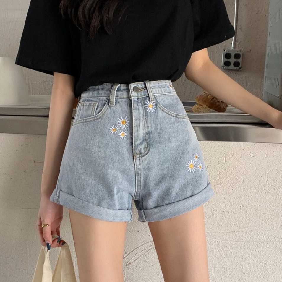 Cute Daisy Flowers Embroidered Loose Cuffed Denim Shorts