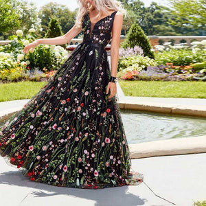 Exquisite Embroidery Floral Black Mesh Overlay V Cut Black Lace Dress
