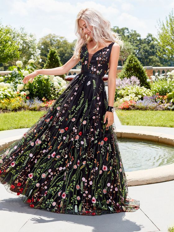 Exquisite Embroidery Floral Black Mesh Overlay V Cut Black Lace Dress