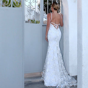 Back Criss Cross V Neck White Mesh Lace Chapel Long Tail Embroidery Formal Gown Dresses